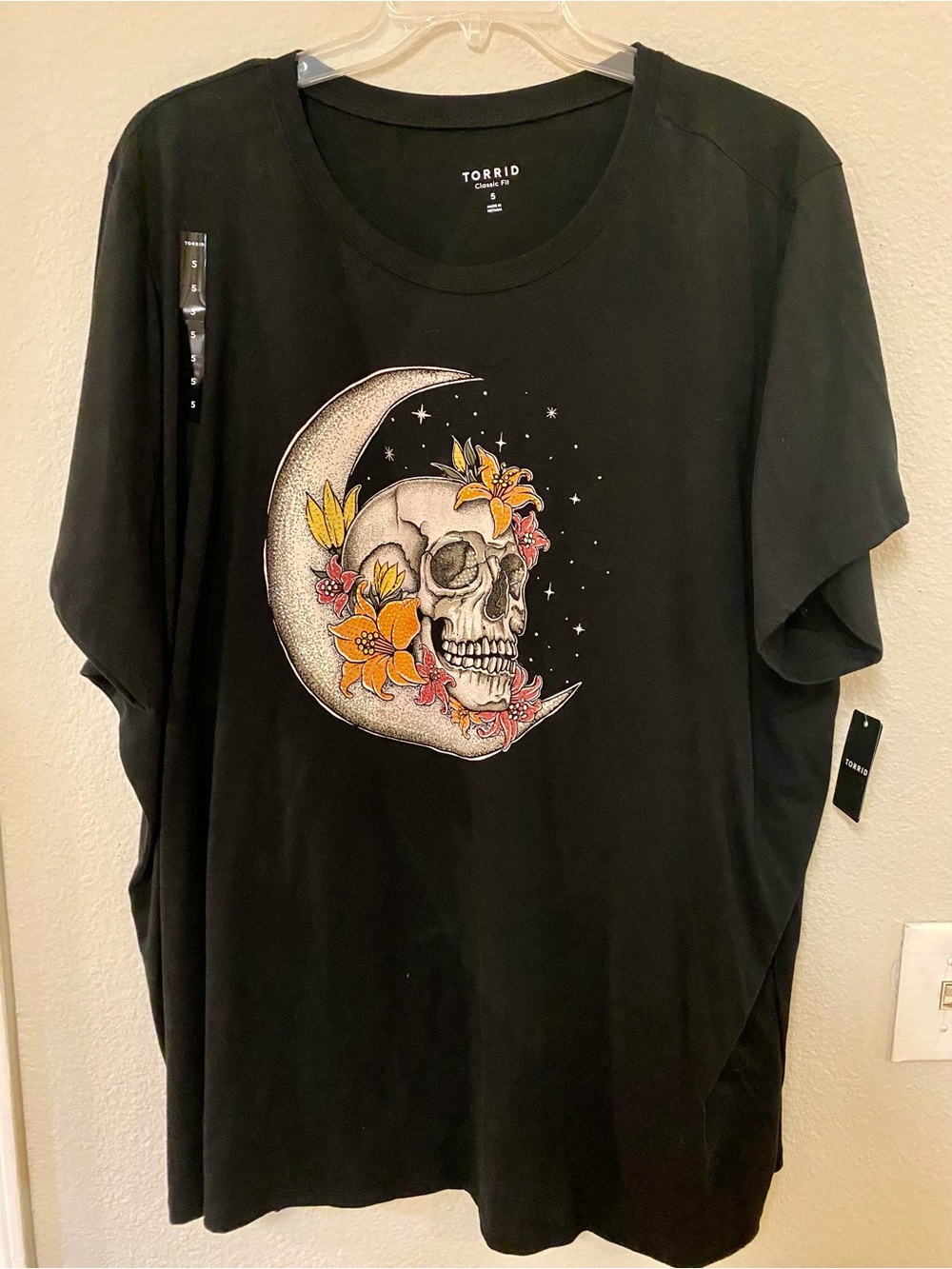 Torrid Black Tee with Moon, Skull & Floral Graphic - Rhinestone Detail - Size 5X - Picture 3 of 9
